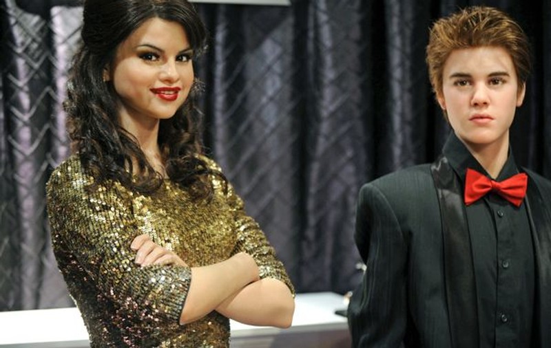 Asta da eşec: ce statuie urâtă de ceară are Selena Gomez! | Foto