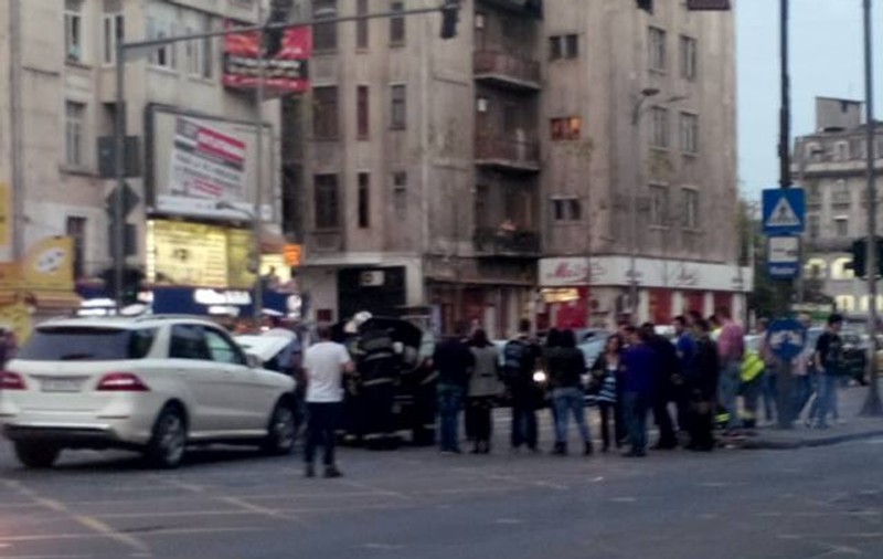 Accident rutier cu VICTIME, la Universitate | FOTO