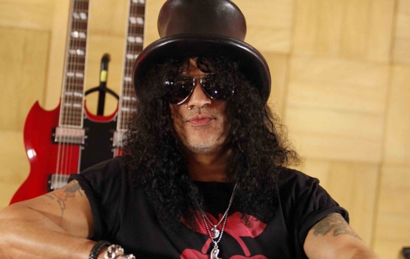 Avionul în care se afla Slash, ex Guns'n'Roses, a aterizat de urgenţă 