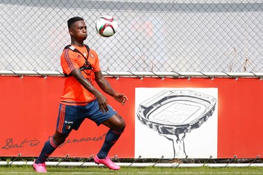 epa04874271 Dutch striker Eljero Elia trains with his new team Feyenoord Rotterdam for the first time in Rotterdam, the Netherlands, Thursday August 06 2015. The striker, coming from Werder Bremen, signed a two-year contract this morning. EPA/Bas Czerwinski