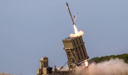 România va semna un contract cu Rafael, compania israeliană care produce Iron Dome. Imagine ilustrativă: Irone Dome în acțiune. Foto: profimedia