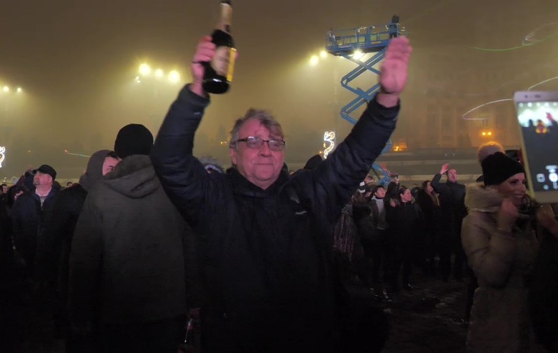 VIDEO/ Revelion 2019: Cum s-au distrat oamenii în Piaţa Constituţiei în noaptea dintre ani