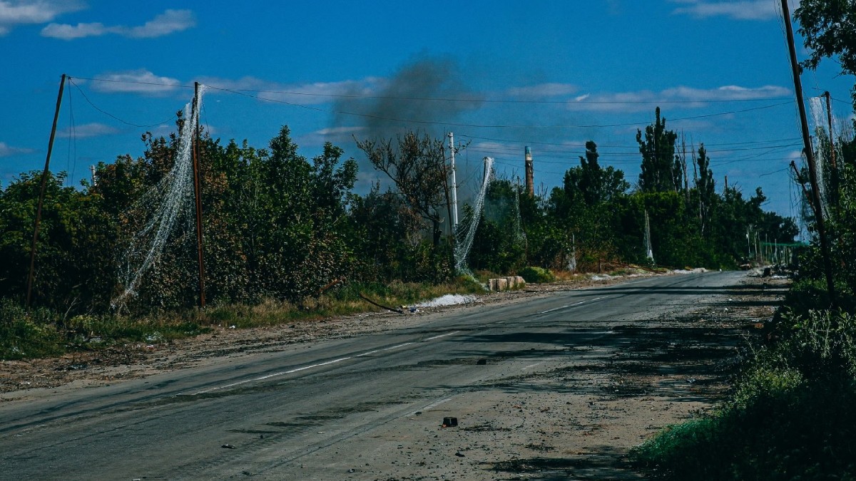 Șoseaua H20 din Ucraina, care leagă orașul Kramatorsk de linia frontului din Kostiantinivka (regiunea Donețk), s-a transformat într-o zonă a vânătorii permanente
