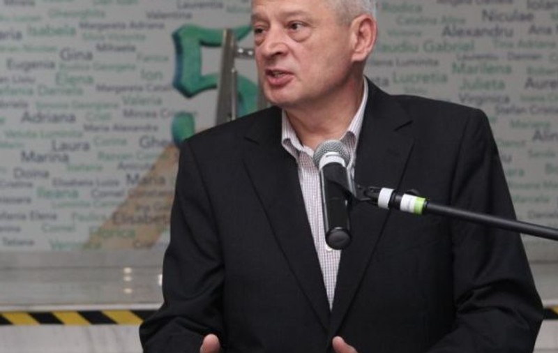 Oprescu se teme de afişele electrorale