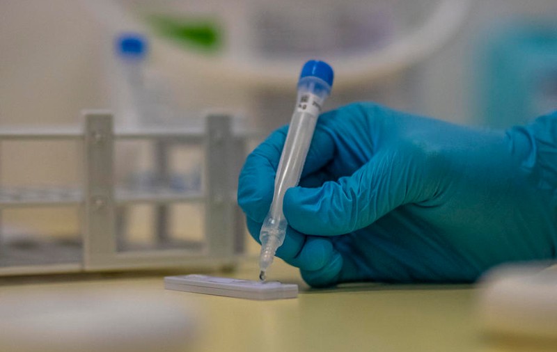INSP: Peste 200 de cazuri confirmate cu subvarianta mai contagioasă a tulpinii Omicron