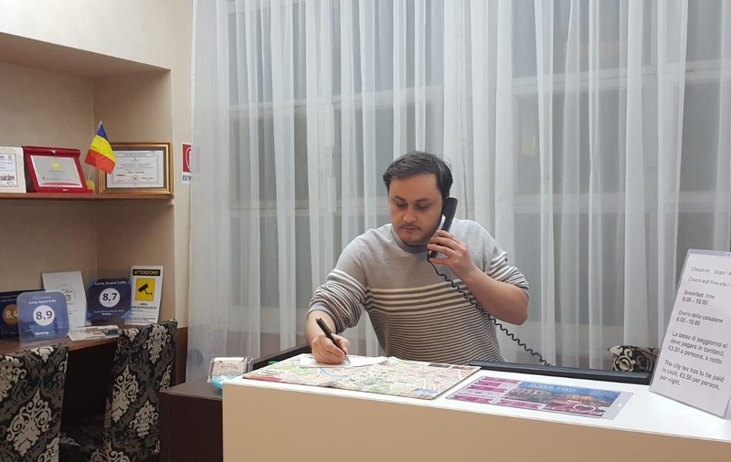 Consilierul judeţean din Vrancea care trăieşte de 16 ani în Italia şi vine mai des la şedinţe decât Marian Oprişan. Străbate lunar 4.300 km!