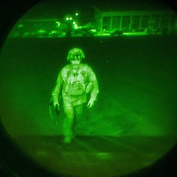 Unul din ultimii militari americani părăsește Afganistanul | FOTO: EPA