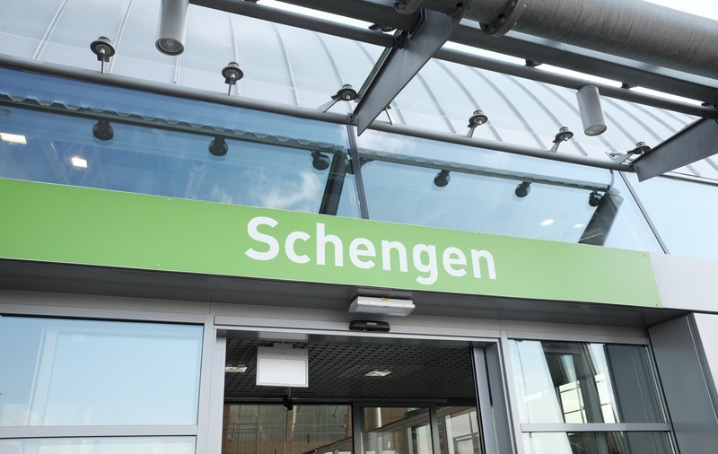 Bloomberg: Marcel Ciolacu spune că România ia în calcul separarea de Bulgaria în problema aderării la spațiul Schengen