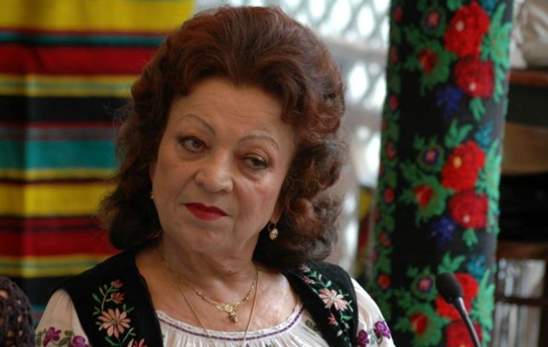 Maria Ciobanu și-a pus cele mai lungi gene false, la aproape 80 de ani. Cum și-a făcut apariția