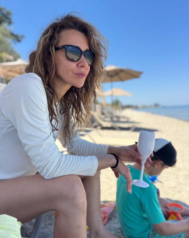 Actorii Bogdan Albulescu și Andreea Vasile, vacanță împreună: „Timp cu familia, liniște și bucurie”. Ce au făcut în Grecia