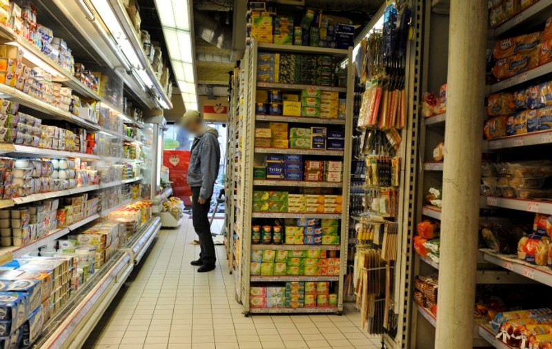 Legea supermarketurilor: Când doi se ceartă, consumatorul pierde
