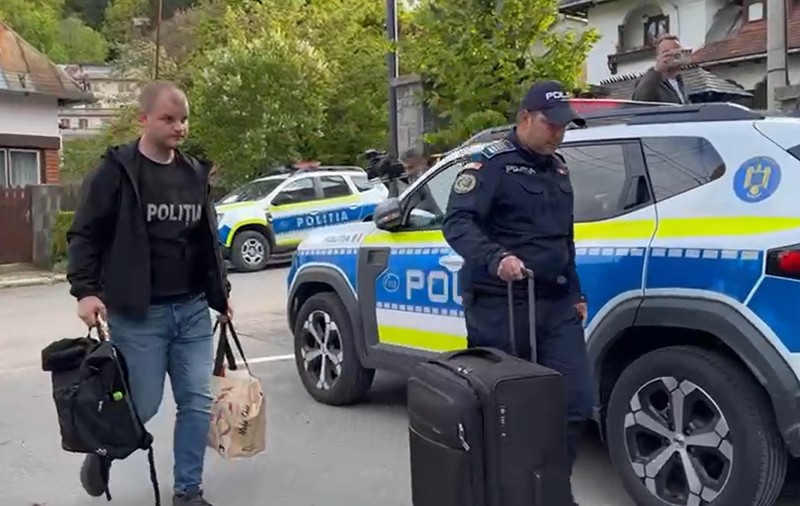 Primar cu stil: arestat la Sinaia, Vlad Oprea și-a lăsat bagajele pe mâna Poliției