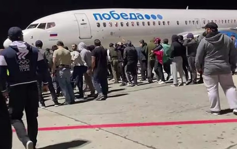 20 de oameni au fost răniți după incidentele de la aeroportul din Mahacikala, de la sosirea avionului din Israel. 60 de persoane au fost reținute