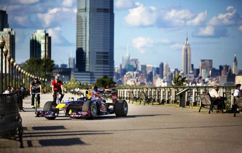 David Coulthard a „alergat” cu un monopost de Formula 1 prin New York!