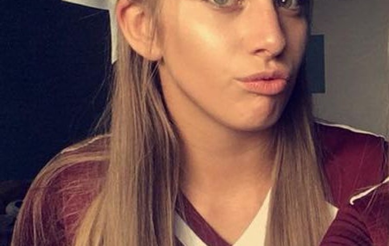 O majoretă însărcinată a fost găsită moartă într-un tomberon din Indiana. Un jucător de fotbal american, arestat pentru uciderea adolescentei de 17 ani / FOTO