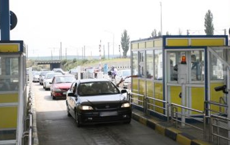 Cozi la stația de taxare de la Fetești și la benzinăriile de pe A2. Ce opțiuni de plată au șoferii