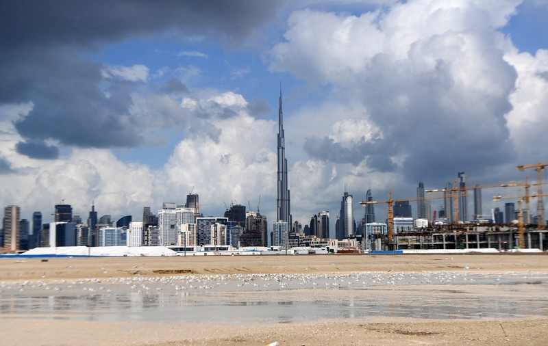 Ploi artificiale în Emiratele Arabe Unite, pentru a domoli temperaturile ridicate