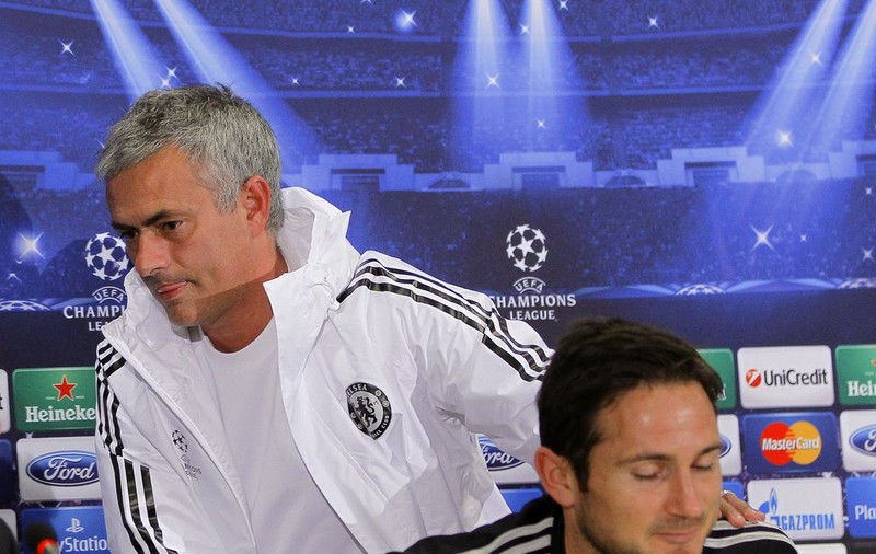 Mourinho s-a enervat la conferinţa de presă de la Bucureşti şi a plecat. Vezi ce l-a scos din minţi!