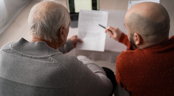 Cine poate afla câți bani are o persoană decedată în bancă - Sursă foto: Shutterstock