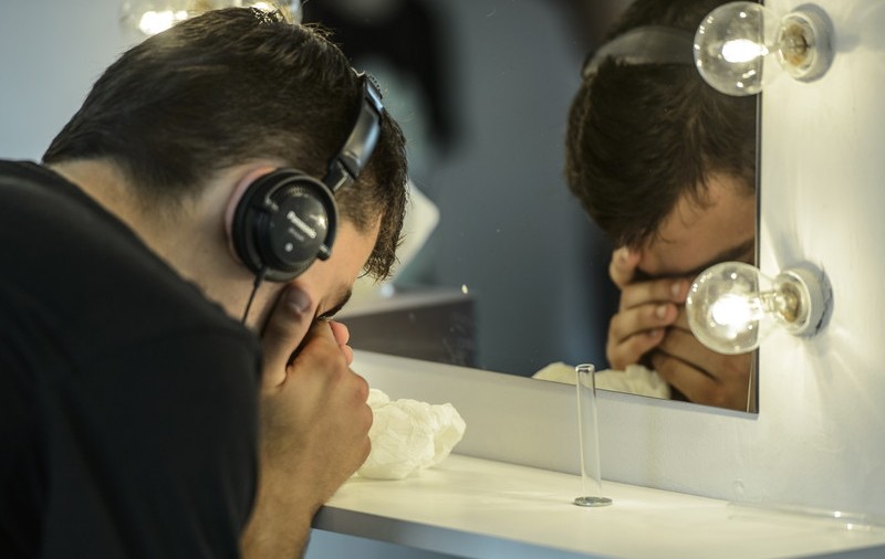 SONDAJ IRES: Starea emoțională a românilor s-a schimbat după o lună de pandemie. Peste 40% cred că vor rămâne fără resurse de trai