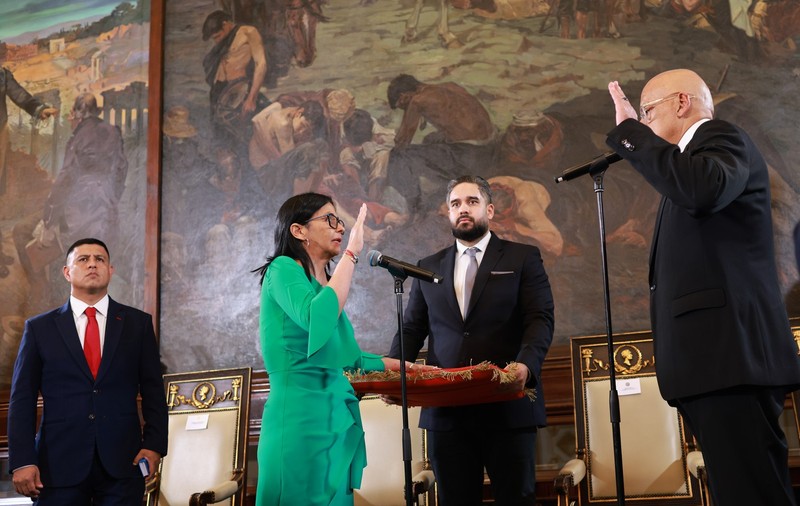 Delcy Rodriguez a fost învestită președintă a Venezuelei de către fratele ei. „Țara este pe mâini bune, tată”, spune fiul lui Nicolas Maduro