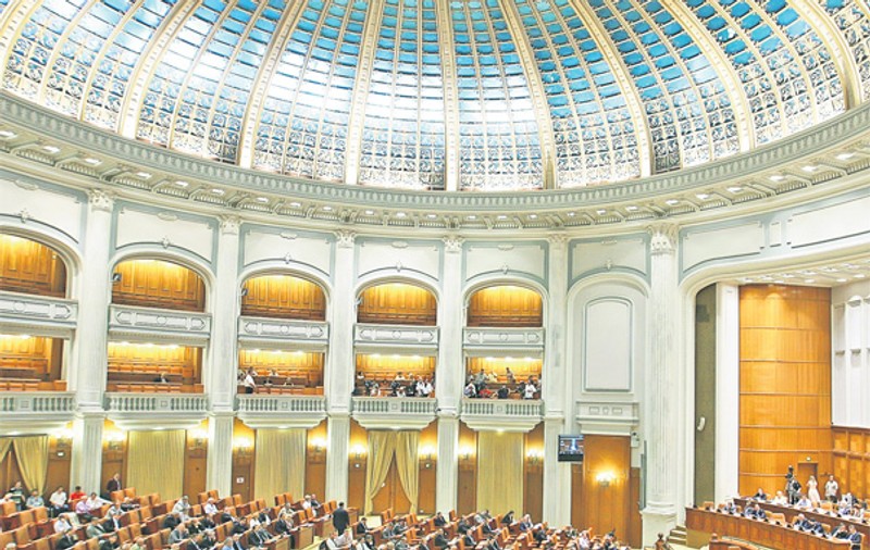 De râsu’-plânsu’! Noul Legislativ va avea cu 81 de parlamentari în plus, iar sala plenului devine neîncăpătoare
