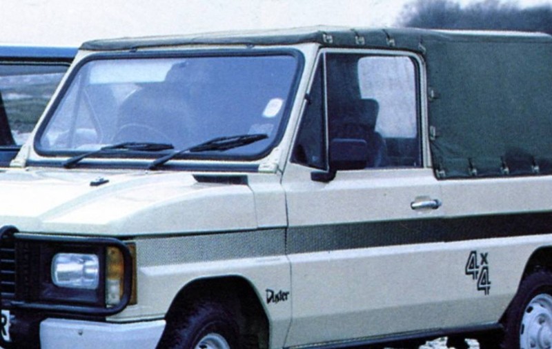 România vindea Dacia Duster în anii '80, în Marea Britanie. Avea volan pe dreapta, o variantă decapotabilă și reclame la meciurile de fotbal