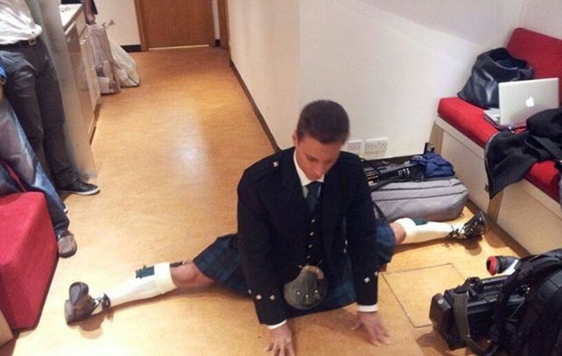 CULMEA MIŞTOULUI! Uite CUM ÎL VEDE Oreste pe Mircea Badea | FOTO