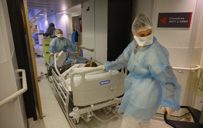 Vaccinarea ar putea deveni obligatorie în Franța pentru angajații din sectorul medical, anunță ministrul sănătății