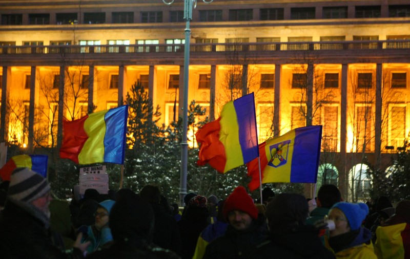 A 18-a zi de proteste București, : Manifestanții s-au adunat în Piața Victoriei și la Palatul Cotroceni