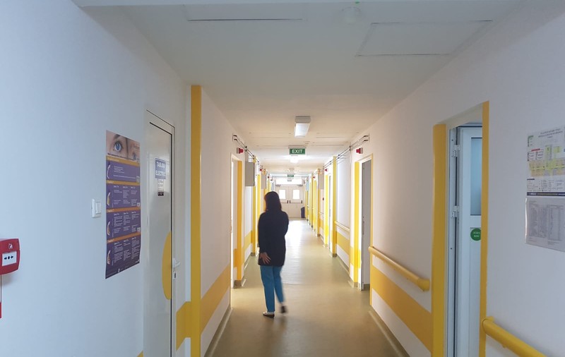Medicamente furate de la bolnavi la Spitalul Judeţean Arad. Serul luat de asistentă este vital pentru bolnavii de tuberculoză