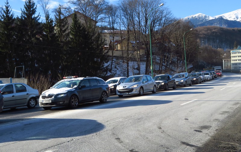 Românii se întorc din minivacanța de 1 Decembrie. Cum se circulă pe drumul dinspre munte