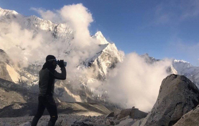 Alpiniști români, surprinși de avalanșă în Himalaya. Torok Zsolt şi Vlad Căpuşan au supravieţuit, după ce unul dintre ei a fost târât 10 metri