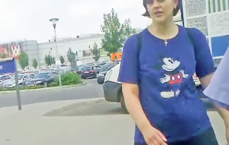 Bagă spaima în corupţi, dar e fan Mickey Mouse! Laura Codruţa Kovesi, şefa DNA, în ţinută sport la cumpărături