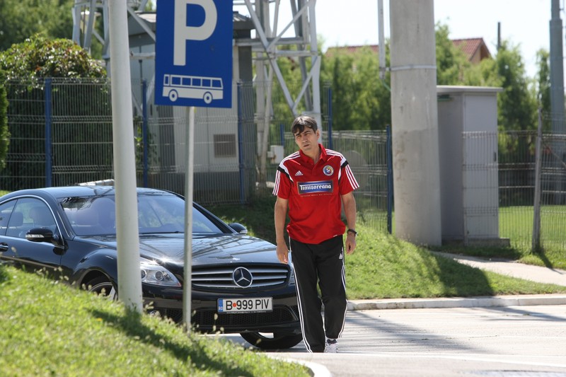 Victor Pițurcă s-a trezit legat cu încă un an de naţionala României