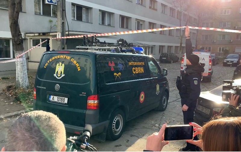 UPDATE | Locatar dintr-un bloc evacuat din Timișoara,  abandonat de autorități în casă. ISU Timiș: "Am bătut la ușa fiecărui apartament din imobil"