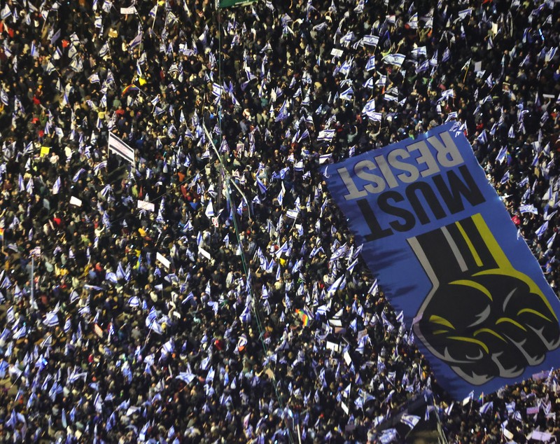 Protest uriaș la Tel Aviv față de reforma judiciară a lui Netanyahu. Mii de oameni, în stradă pentru a noua săptămână