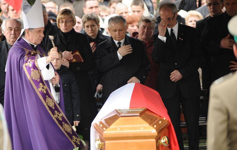 Astăzi se fac doi ani de la tragedia aviatică de la Smolensk, în care a murit președintele polonezilor