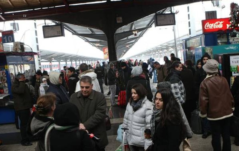 ATENȚIE, gerul întârzie trenurile 
