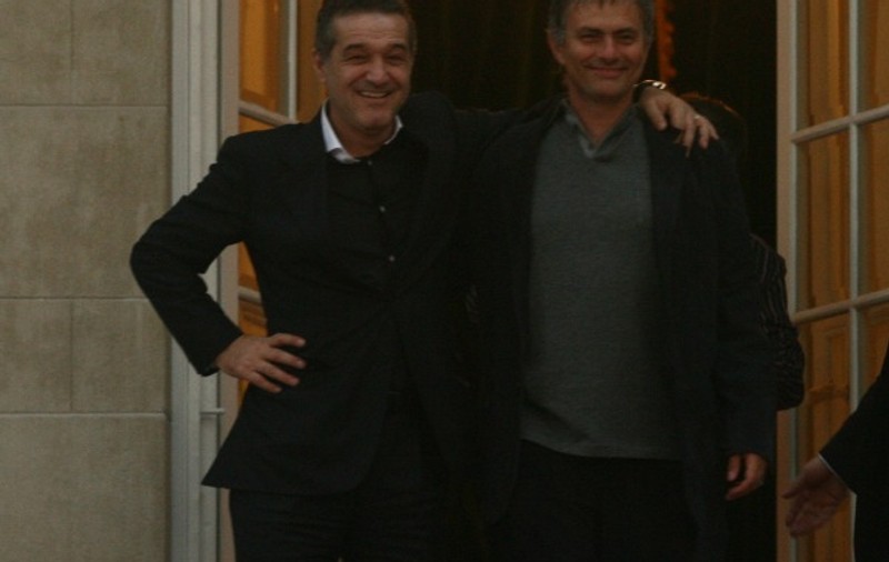 Pintilii şi Tănase, incerţi! Mourinho a întrebat de Gigi şi a fost şocat să afle ce face!