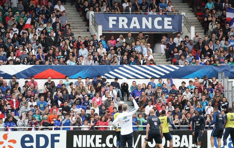 Francezii trag tare la Biarritz, pentru a învinge România în deschiderea Euro 2016. Antrenamente cu 10.000 de fani | GALERIE FOTO&VIDEO
