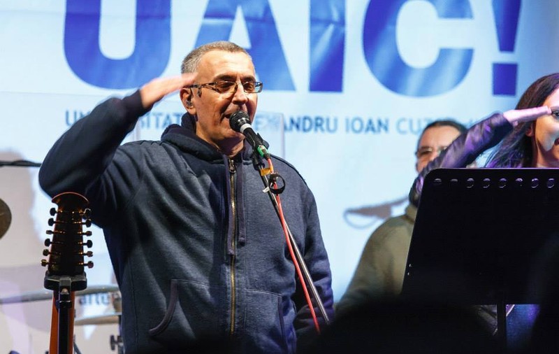 EXCLUSIV/ Dan Teodorescu a lăsat ”Taxi” și s-a apucat de stand-up comedy. ”E un spectacol oral-muzical-trivial”