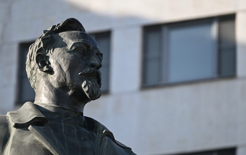 „Felix Dzerjinski s-a întors”. Fondatorul poliţiei politice sovietice CEKA, precursoarea KGB, are din nou statuie în centrul Moscovei | FOTO