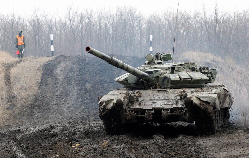 Seară agitată în Donbas: atac masiv în nordul Mării Azov. Ucrainenii acuză că „inamicul a tras inclusiv cu tancurile”