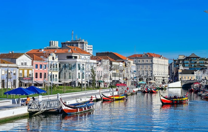 Orașul din Europa perfect pentru Ziua Îndrăgostiților: este comparat cu Veneția și vinul costă doar 3 euro