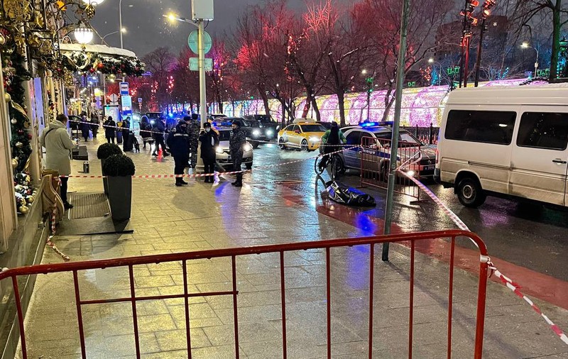 Redactorul-șef al publicației „Sputnik şi Pogrom” a murit la Moscova, după ce a căzut de la etajul 5. Explicațiile poliției