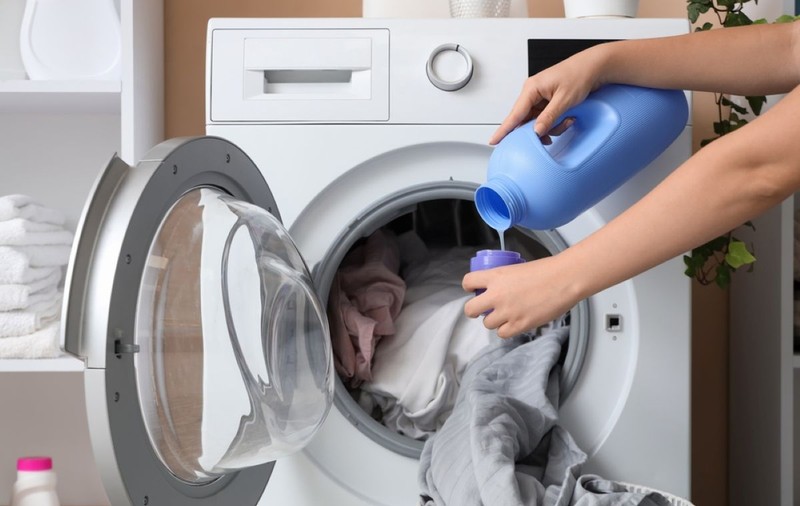 Cât detergent trebuie să pui în mașina de spălat la o spălare