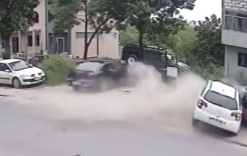 ȘOCANT! Accident terifiant pe o stradă din Craiova! A spulberat trei oameni! VIDEO