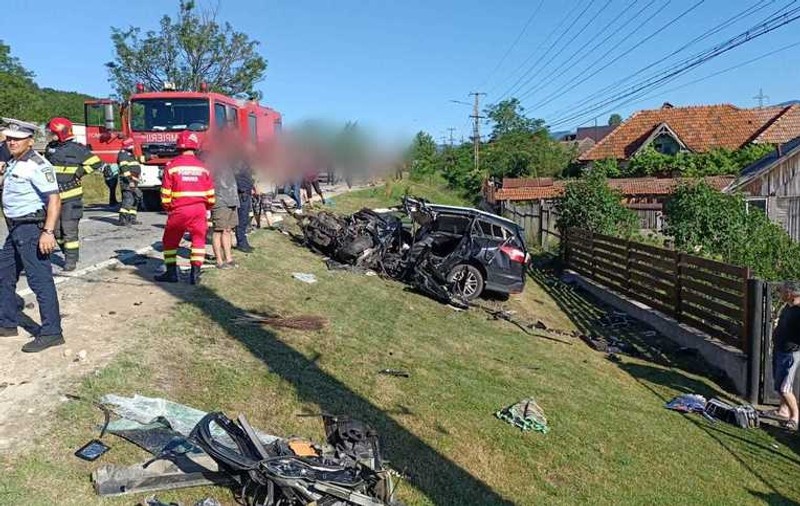 Autocar în care se aflau zeci de elevi, implicat într-un accident, în Vâlcea. O persoană a murit, trei elevi au ajuns la spital