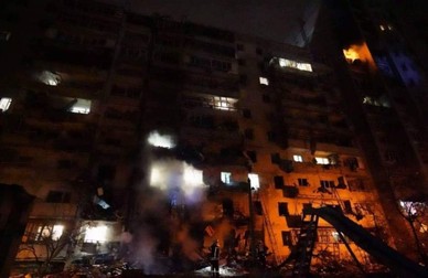 Un bloc din cartierul Darnițki din sud-estul Kievului a fost distrus și în jur de 600 de oameni au rămas astăzi pe drumuri